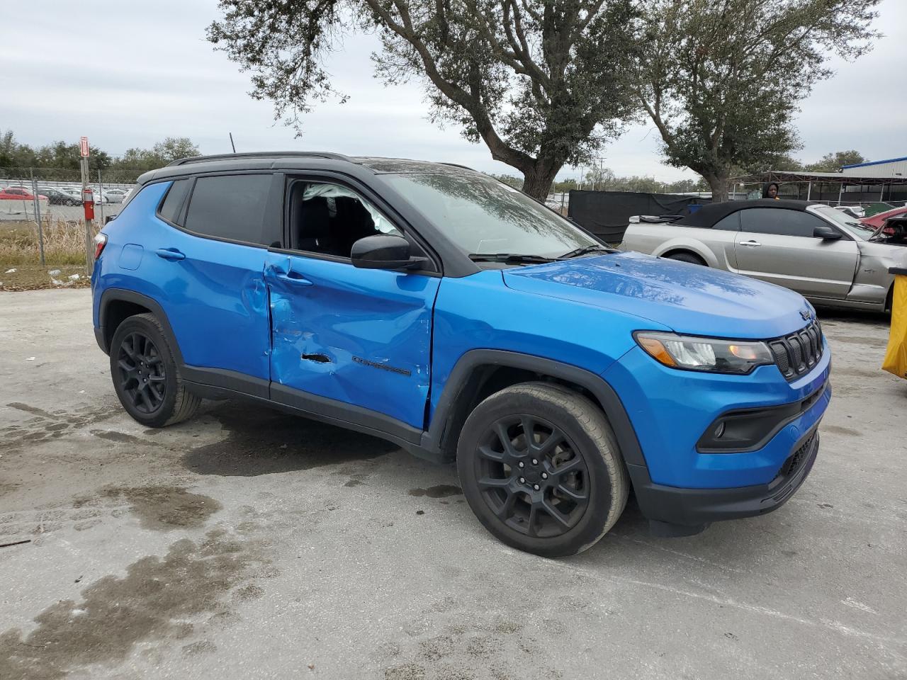2022 Jeep Compass VIN 3C4NJCBB8NT198162 Copart auction photo, side damage thumbnail 4