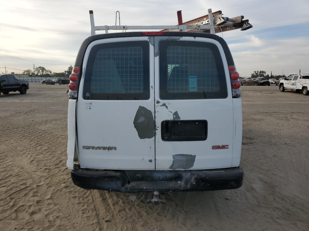 2006 GMC Savana VIN 1GTHG39U161138249 Copart auction photo, rollover damage thumbnail 6