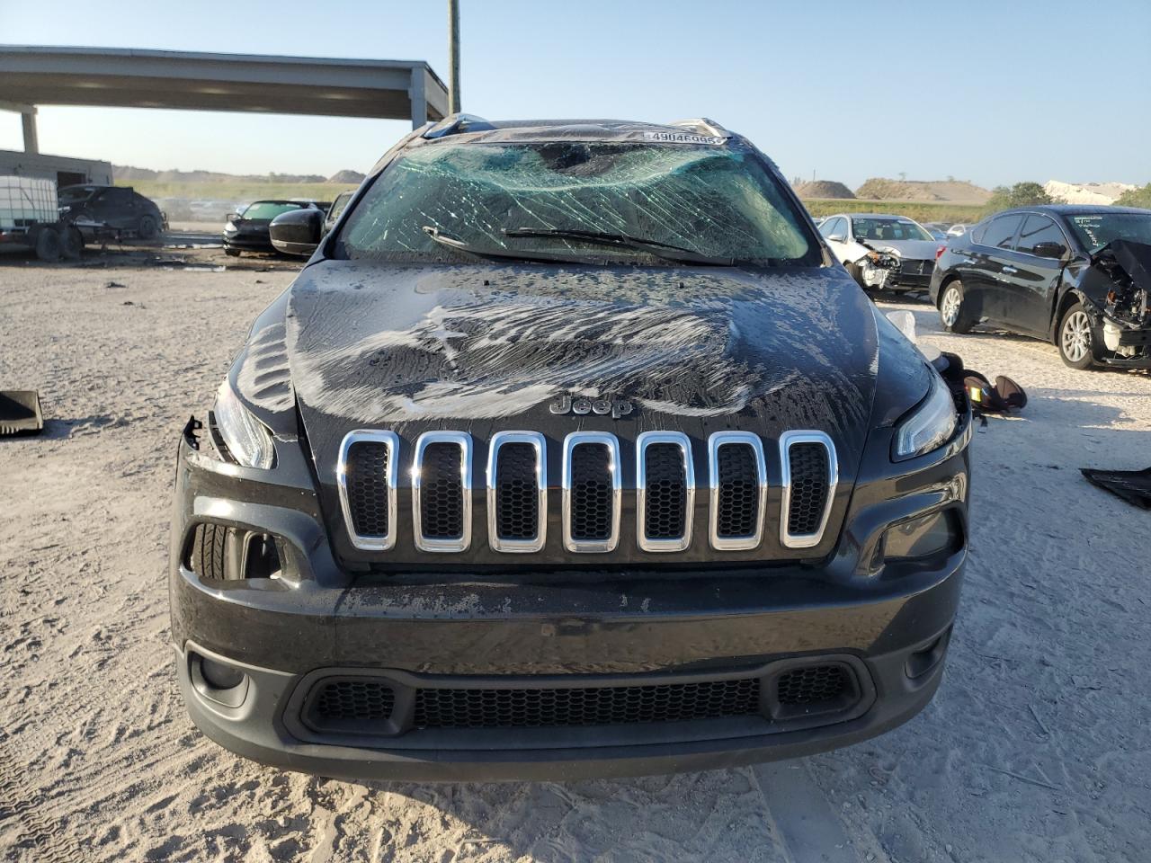 2016 Jeep Grand Cherokee VIN 1C4PJLCB5GW324675 Copart auction photo, all over / minor dent/scratches damage thumbnail 5