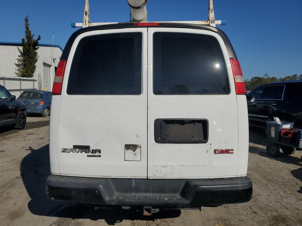 2015 GMC Savana VIN 1GTW7FCFXF1198002 Copart auction photo, front end damage thumbnail 6