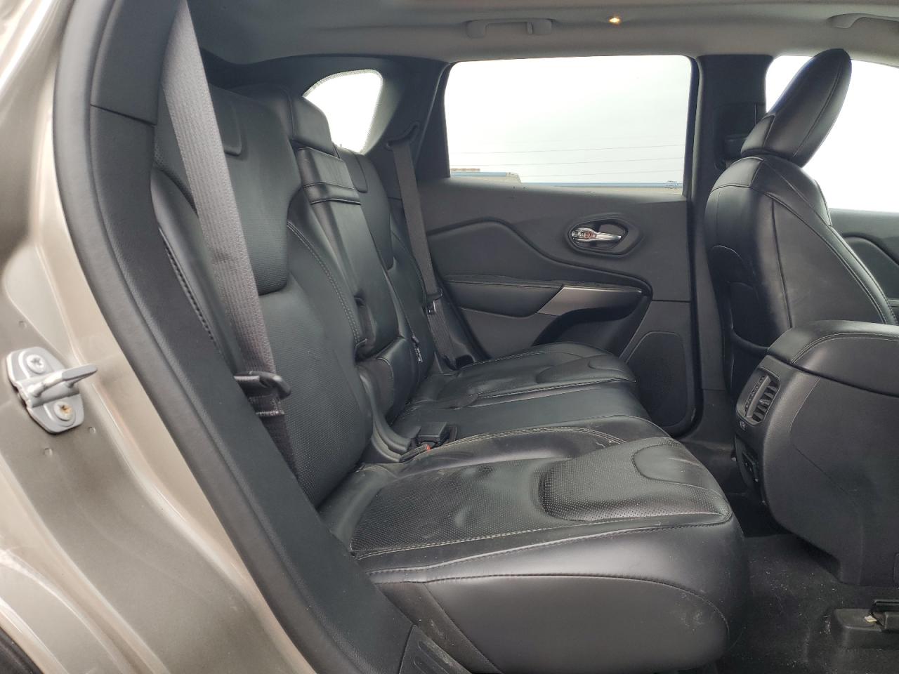 2019 Jeep Grand Cherokee VIN 1C4PJMDX7KD322835 Copart auction photo, front end damage thumbnail 11