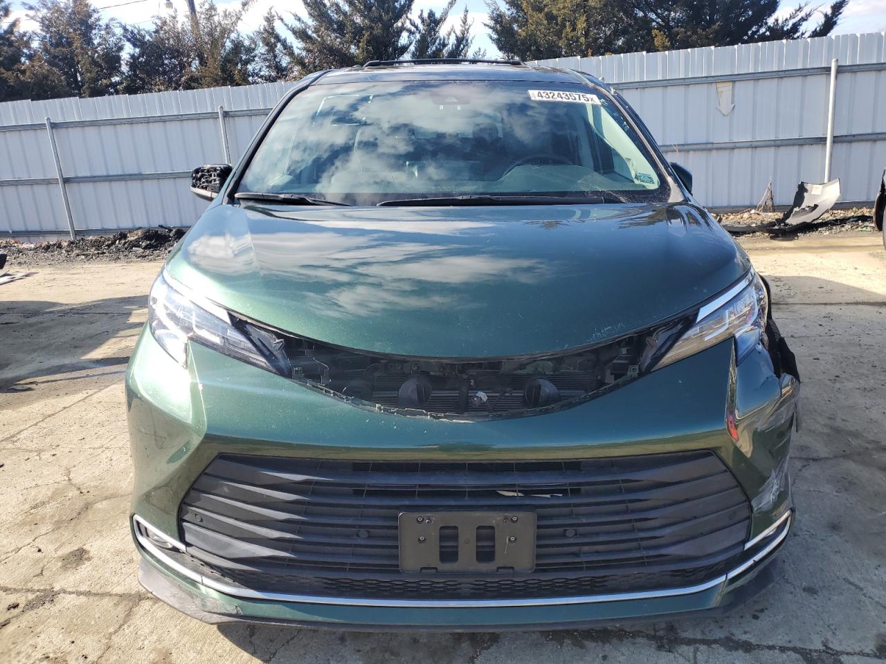 2021 Toyota Sienna VIN 5TDJRKEC8MS065545 Copart auction photo, side / front end damage thumbnail 5