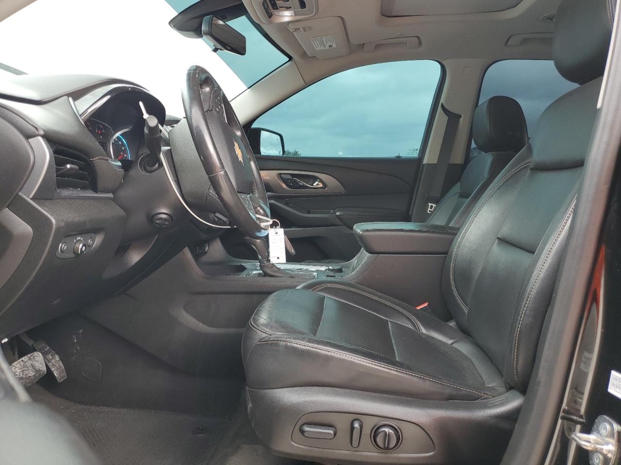 2019 Chevrolet Traverse VIN 1GNERKKW0KJ107627 Copart auction photo, front end damage thumbnail 7