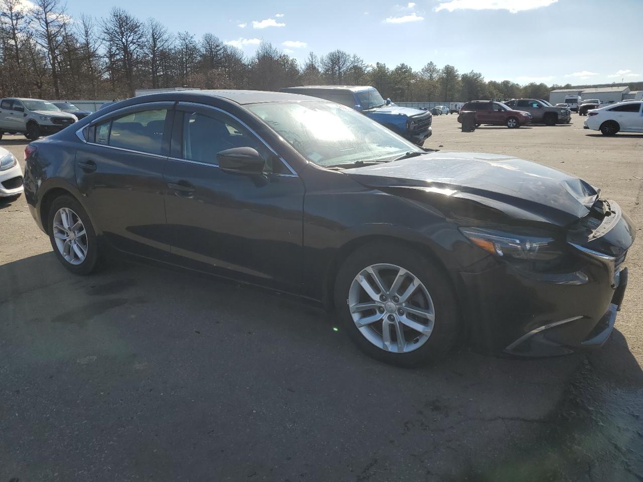 2017 Mazda 6 VIN JM1GL1W52H1139602 Copart auction photo, front end / minor dent/scratches damage thumbnail 4