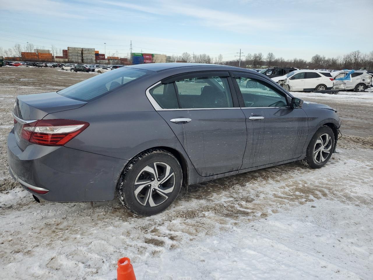 2017 Honda Accord VIN 1HGCR2F35HA283339 Copart auction photo, front end damage thumbnail 3