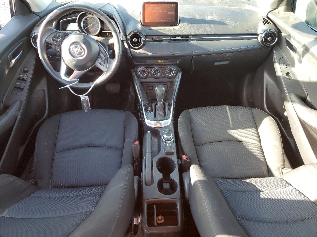 2018 Toyota Yaris VIN 3MYDLBYV6JY323580 Copart auction photo, front end / all over damage thumbnail 8
