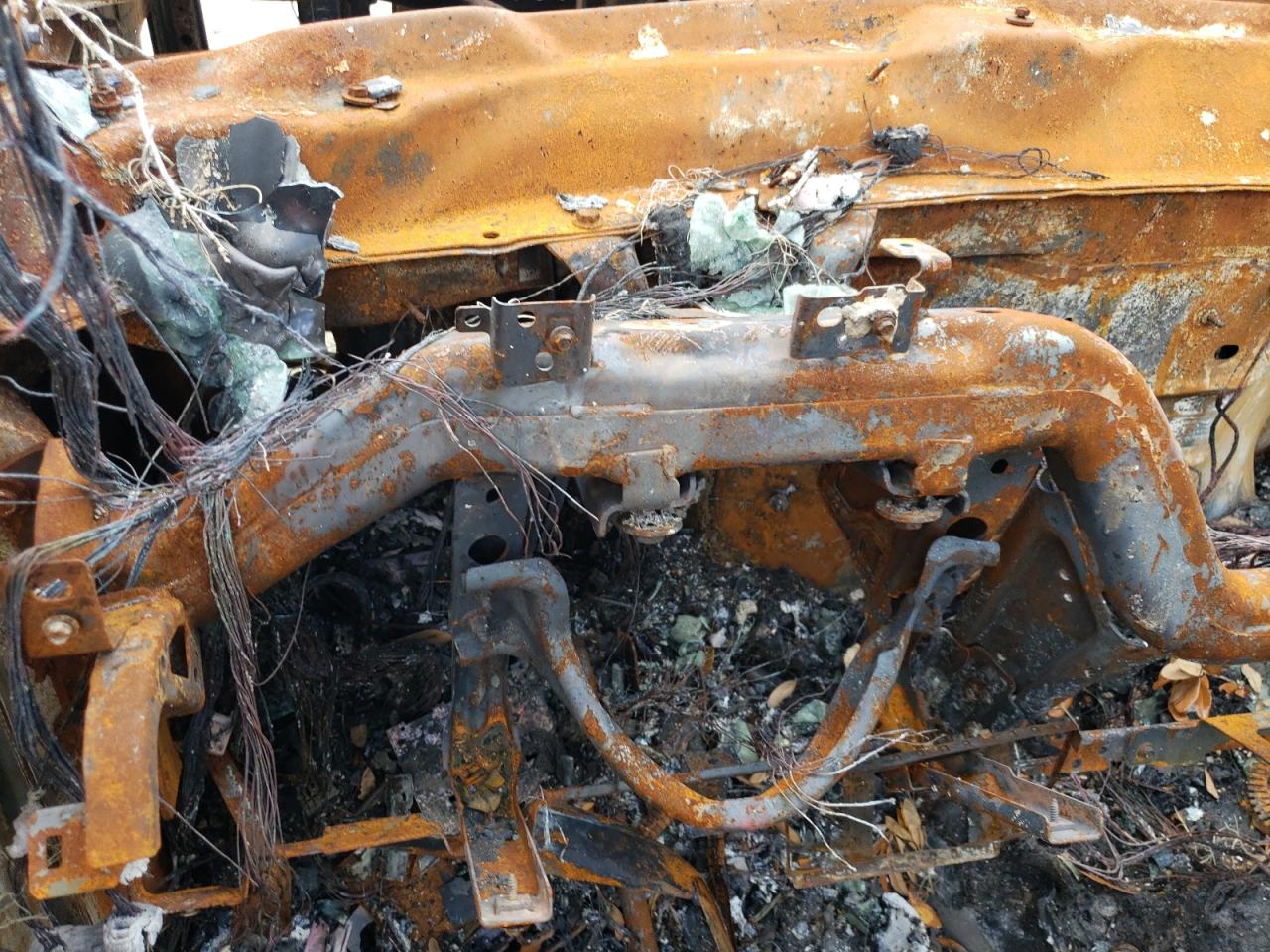 2016 GMC Sierra VIN 1GT42YE82GF194224 Copart auction photo, burn damage thumbnail 9