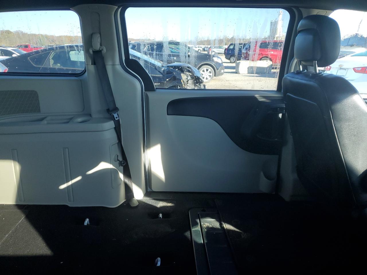 2019 Dodge Caravan VIN 2C4RDGCG6KR776199 Copart auction photo, front end damage thumbnail 11