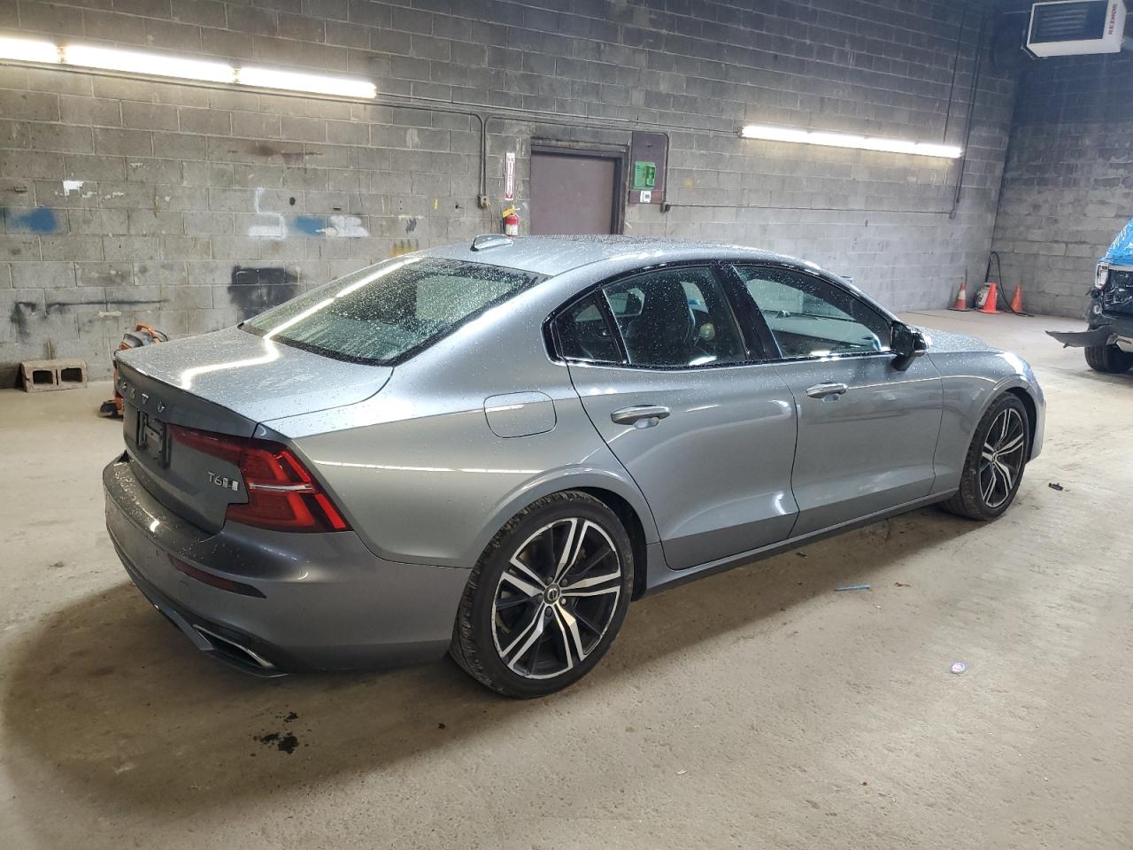 2019 Volvo S60 VIN 7JRA22TM7KG007189 Copart auction photo, front end / side damage thumbnail 3