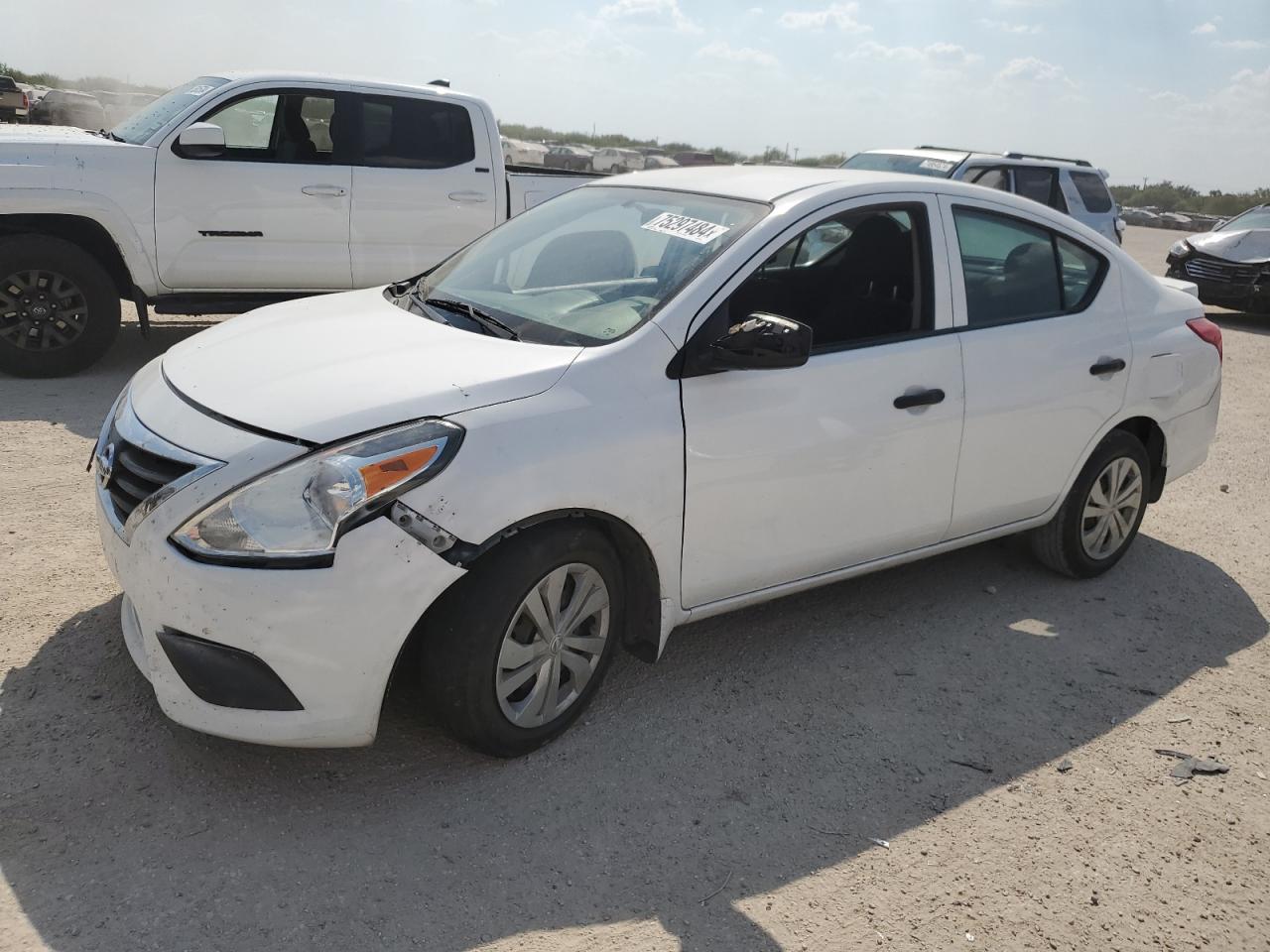 2018 Nissan Versa VIN 3N1CN7AP4JL823704