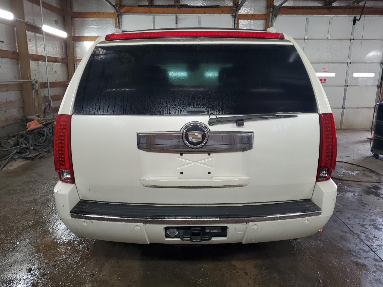 2008 Cadillac Escalade VIN 1GYFK63838R111894 Copart auction photo, front end / side damage thumbnail 6