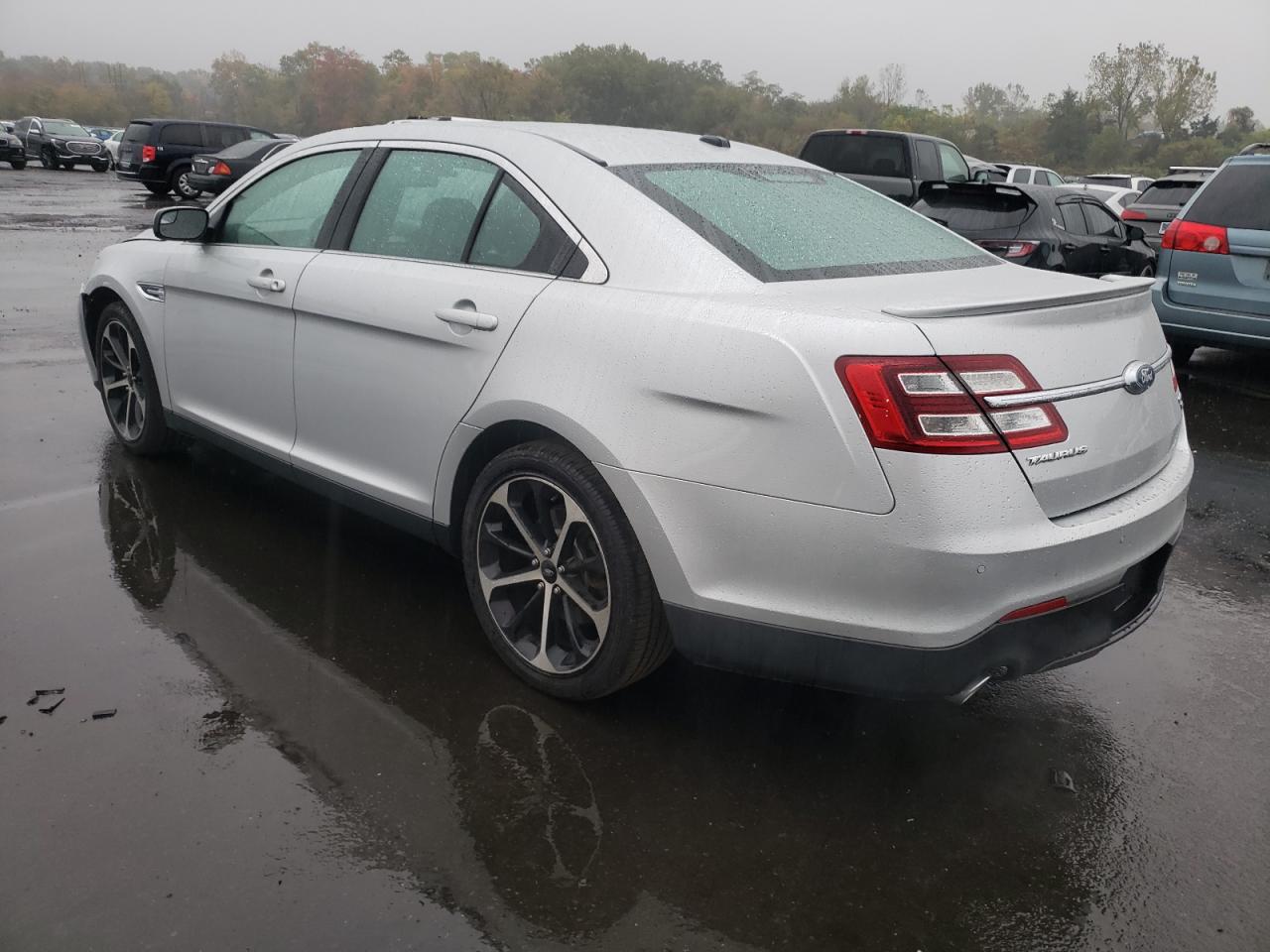 2015 Ford Taurus VIN 1FAHP2H81FG206020 Copart auction photo, front end / minor dent/scratches damage thumbnail 2