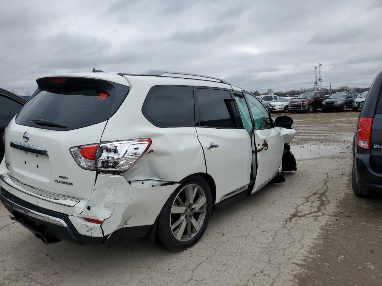 2014 Nissan Pathfinder VIN 5N1AR2MM6EC695878 Copart auction photo, all over damage thumbnail 3
