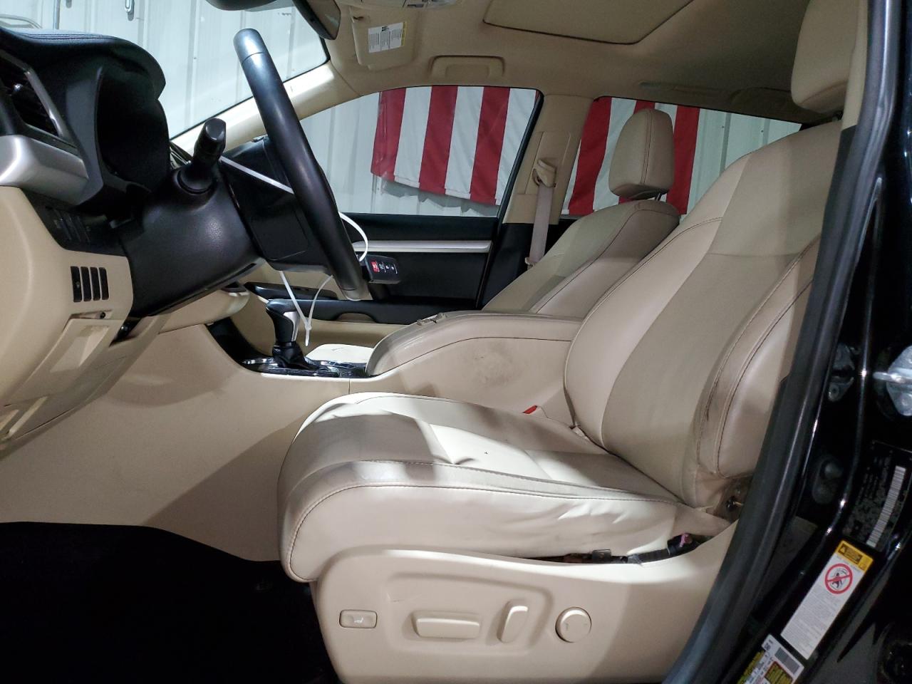 2018 Toyota Highlander VIN 5TDJZRFH5JS545914 Copart auction photo, side / minor dent/scratches damage thumbnail 7