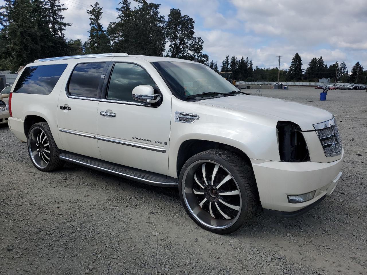 2007 Cadillac Escalade VIN 1GYFK66817R329018 Copart auction photo, vandalism / stripped damage thumbnail 4