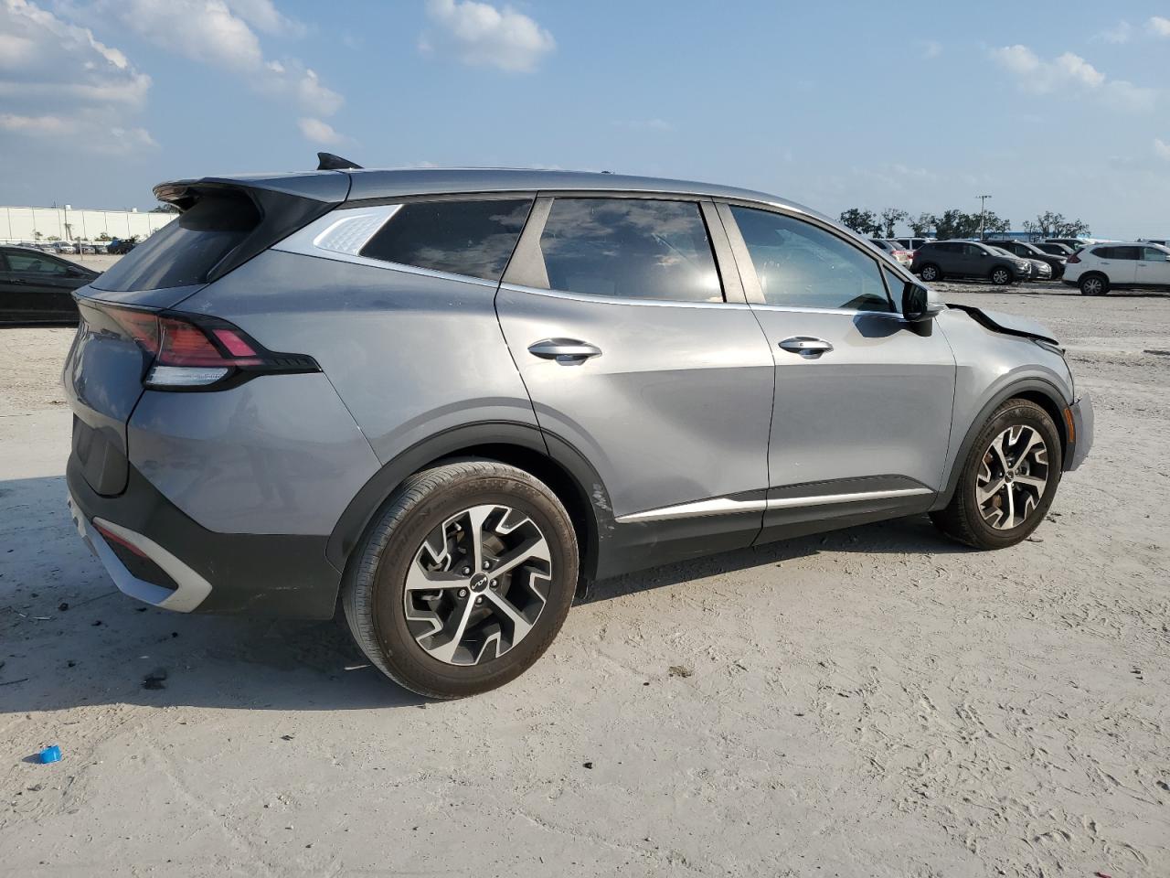 2024 KIA Sportage VIN 5XYK33DF8RG161641 Copart auction photo, front end / side damage thumbnail 3
