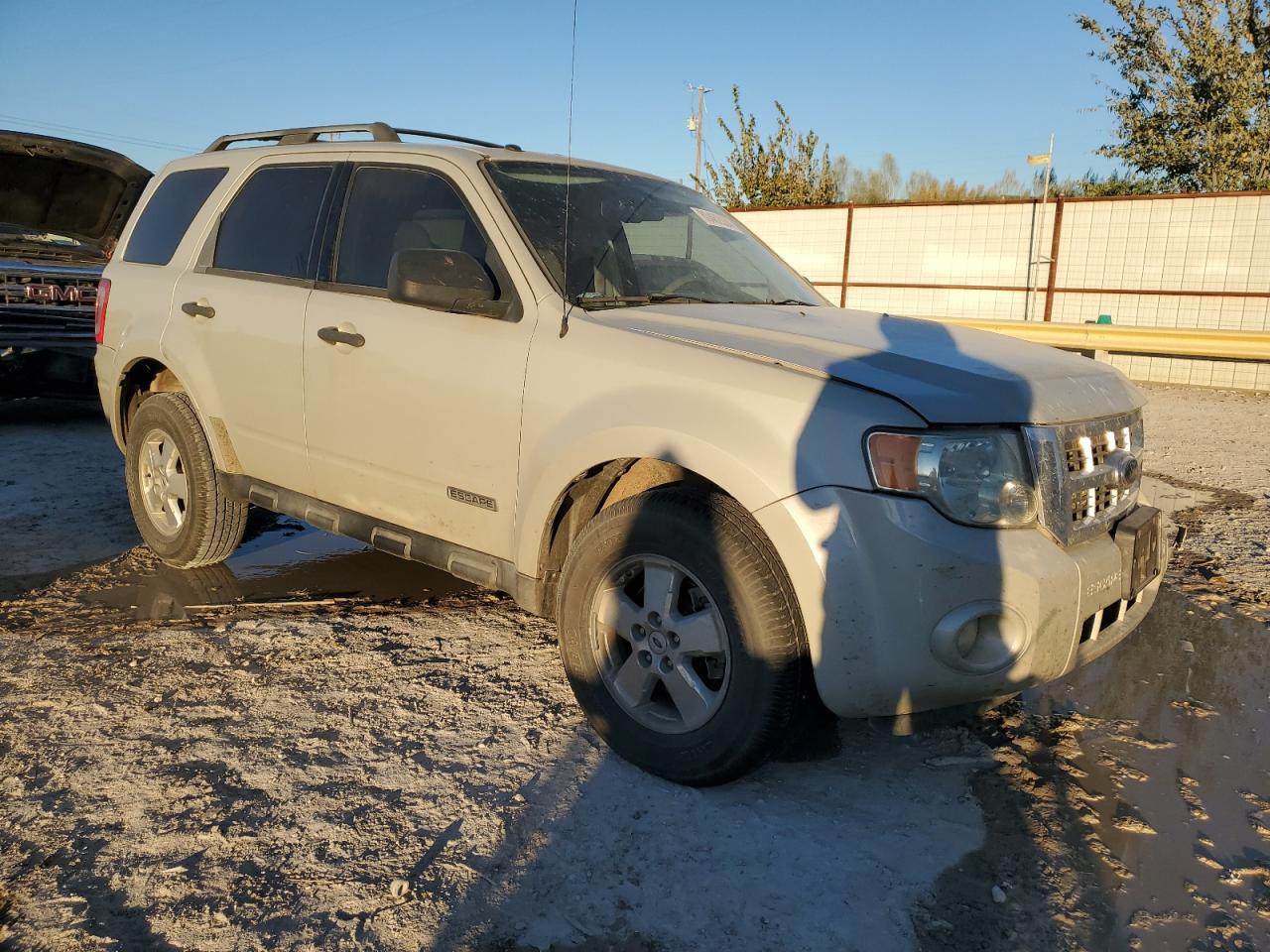 2008 Ford Escape VIN 1FMCU03Z68KE38674 Copart auction photo, front end damage thumbnail 4