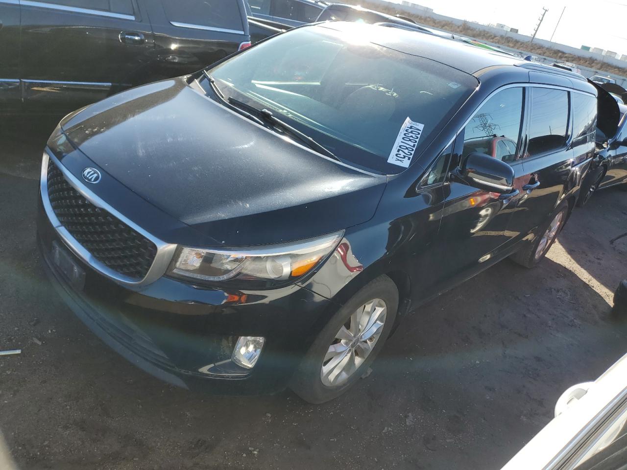 2015 KIA Sedona VIN KNDMC5C18F6025065 - Copart auction photo