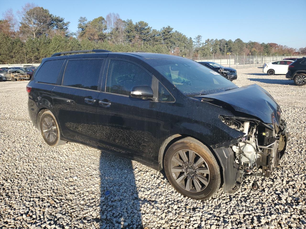 2018 Toyota Sienna VIN 5TDYZ3DC6JS965426 Copart auction photo, front end damage thumbnail 4