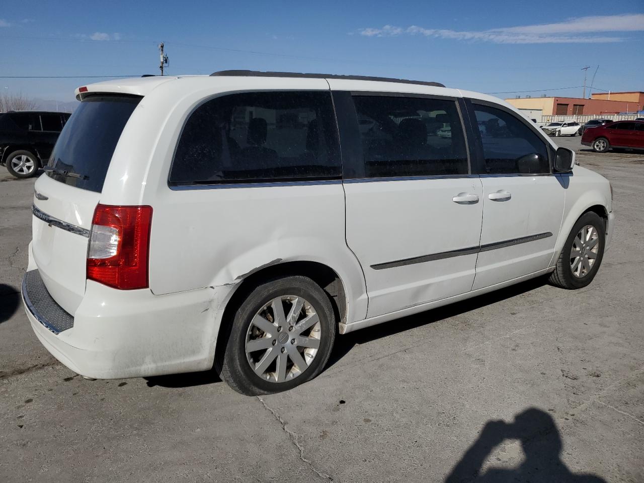 2015 Chrysler Town & Country VIN 2C4RC1BG8FR562466 Copart auction photo, rear end damage thumbnail 3