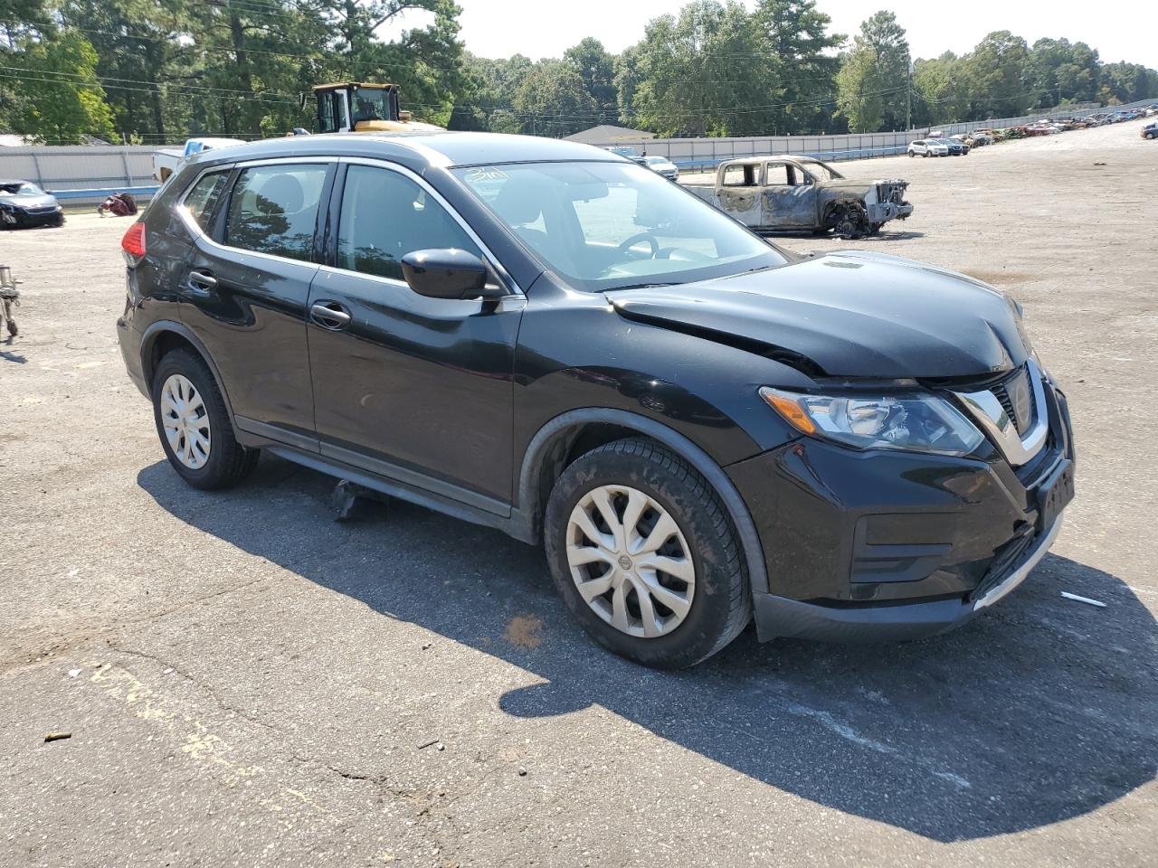 2017 Nissan Rogue VIN KNMAT2MT3HP607962 Copart auction photo, front end damage thumbnail 4