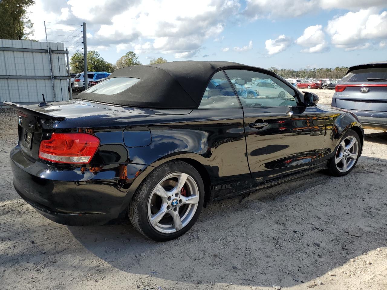 2013 BMW 1er VIN WBAUL7C53DVU09561 Copart auction photo, side damage thumbnail 3