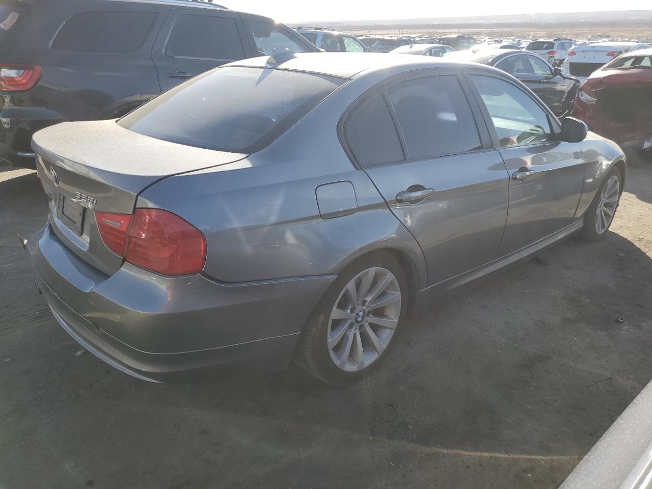 2011 BMW 3er VIN WBAPH5G50BNM73485 Copart auction photo, rear end damage thumbnail 3
