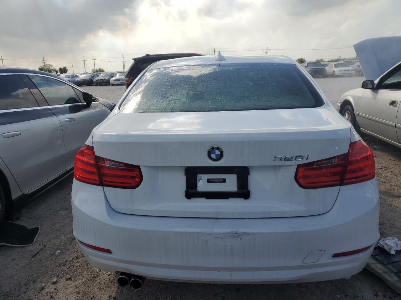 2014 BMW 3er VIN WBA3A5C54EF605154 Copart auction photo, water/flood damage thumbnail 6