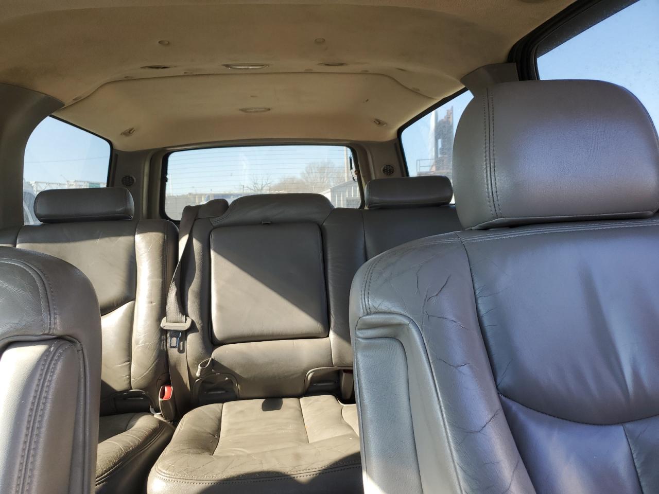2003 Chevrolet Suburban VIN 3GNFK16ZX3G222987 Copart auction photo, front end damage thumbnail 10