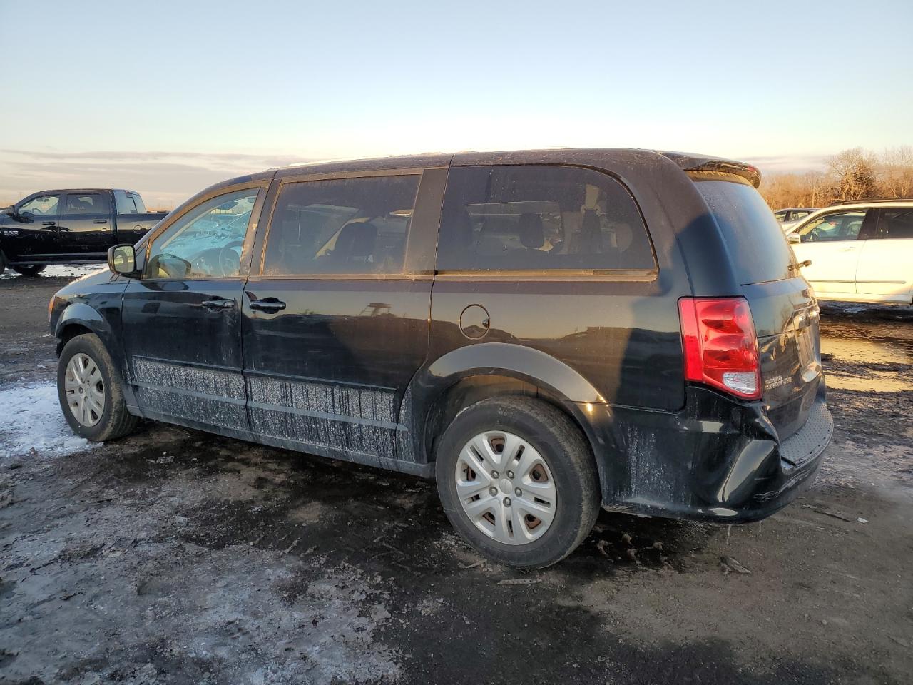2016 Dodge Caravan VIN 2C4RDGBG0GR374526 Copart auction photo, front end damage thumbnail 2