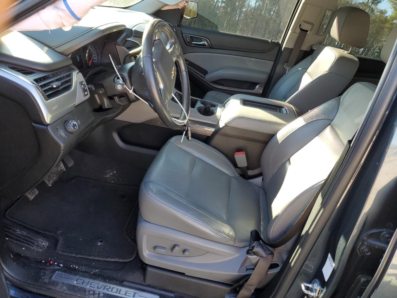 2020 Chevrolet Tahoe VIN 1GNSCBKCXLR129342 Copart auction photo, front end / side damage thumbnail 7