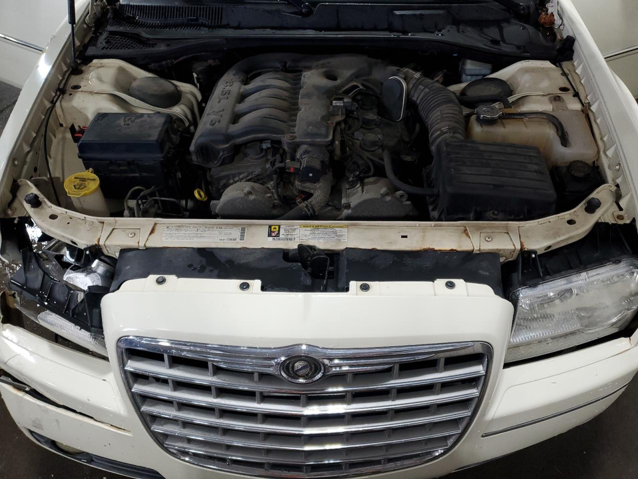 2010 Chrysler 300 VIN 2C3CK5CV9AH146104 Copart auction photo, front end damage thumbnail 11