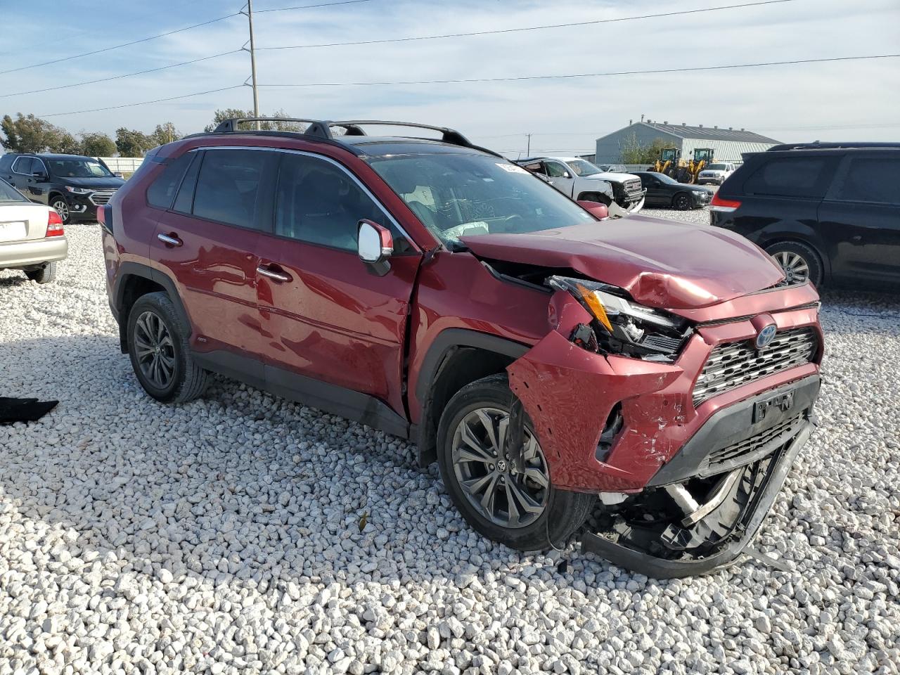 2022 Toyota RAV 4 VIN 4T3D6RFV9NU077704 Copart auction photo, front end / side damage thumbnail 4