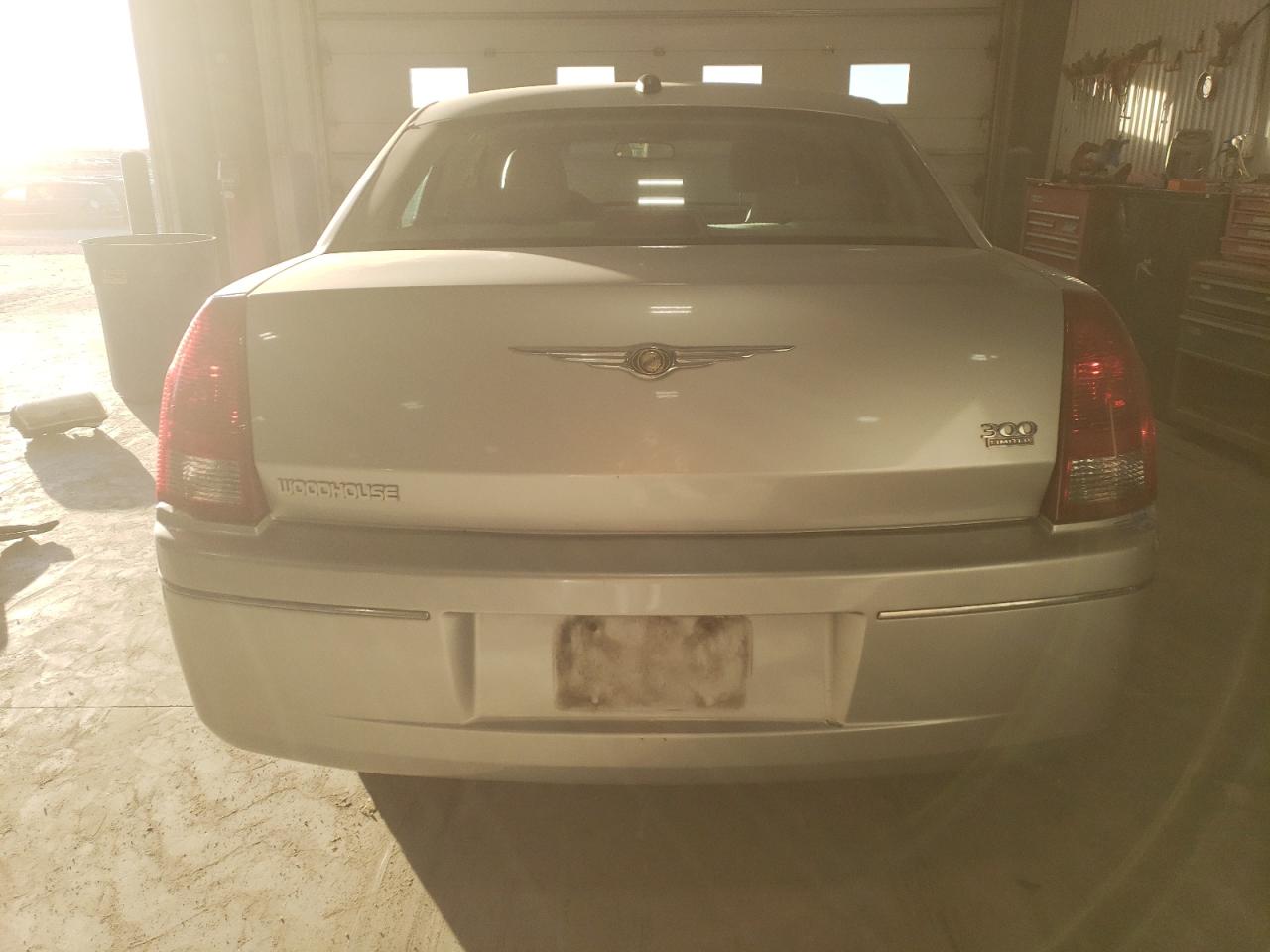 2005 Chrysler 300 VIN 2C3AA53G15H644587 Copart auction photo, front end / rear end damage thumbnail 6