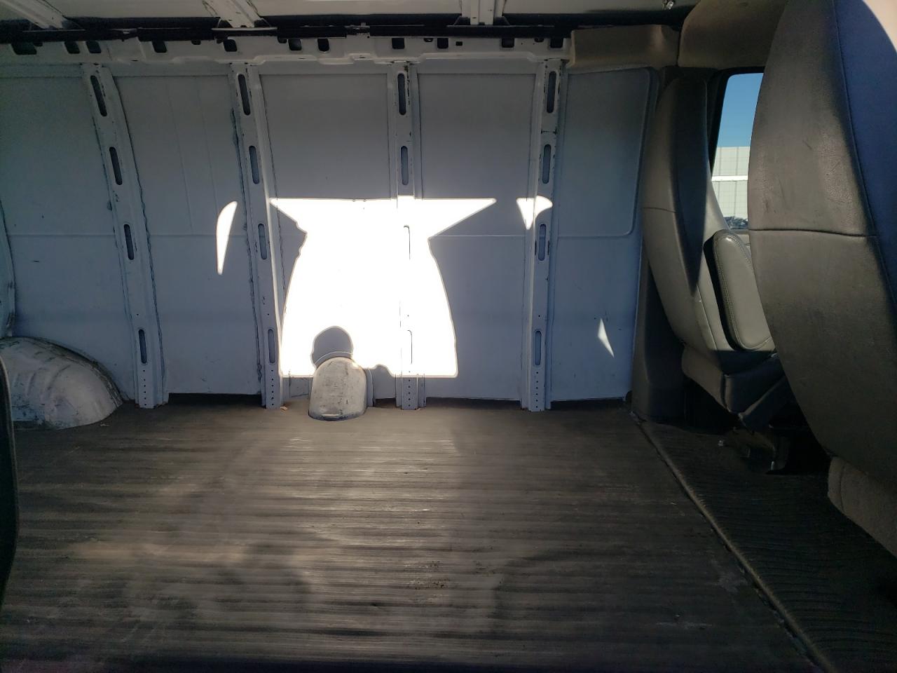 2010 Chevrolet Express VIN 1GCZGGBAXA1112852 Copart auction photo, front end / minor dent/scratches damage thumbnail 11