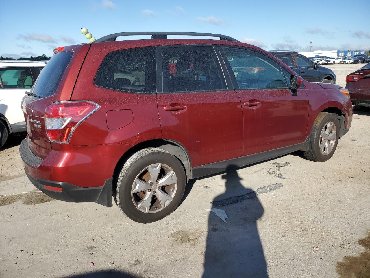 2015 Subaru Forester VIN JF2SJADC1FH433824 Copart auction photo, front end / minor dent/scratches damage thumbnail 3