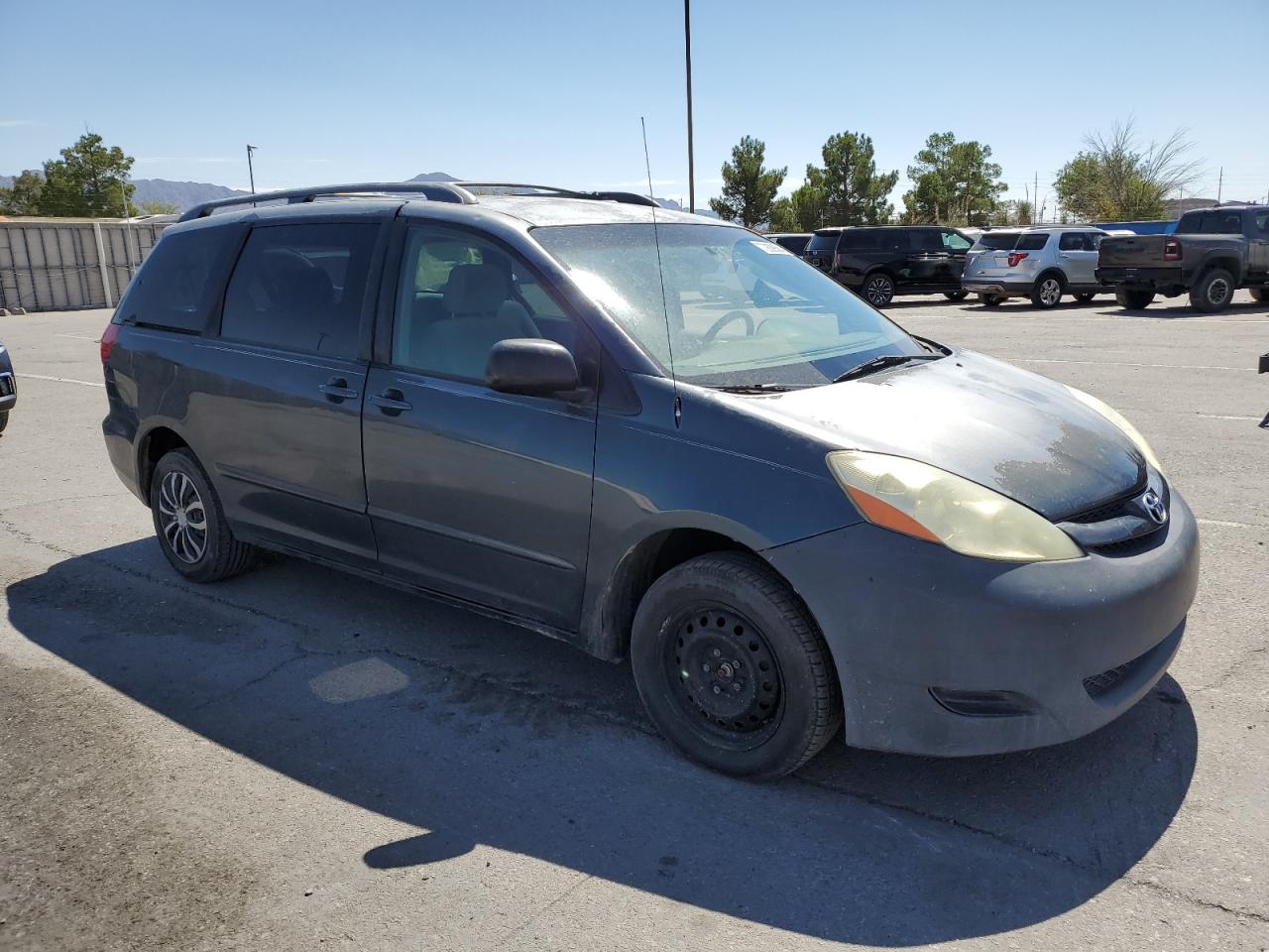 2006 Toyota Sienna VIN 5TDZA23C26S469134 Copart auction photo, side / minor dent/scratches damage thumbnail 4