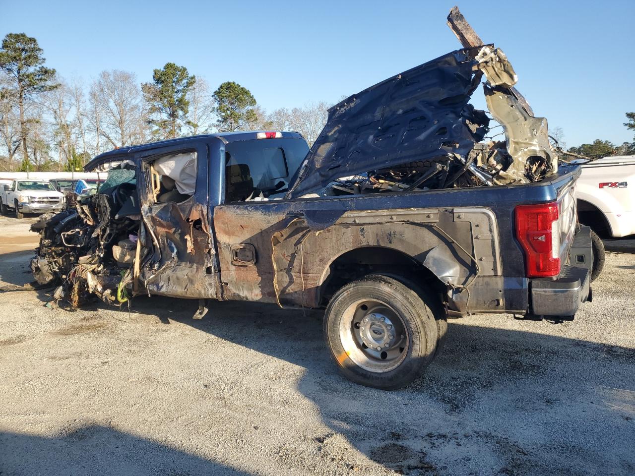 2017 Ford F450 VIN 1FT8W4DT3HEC73199 Copart auction photo, front end / all over damage thumbnail 2