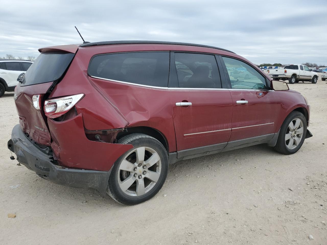 2010 Chevrolet Traverse VIN 1GNLRHED0AS138969 Copart auction photo, all over / minor dent/scratches damage thumbnail 3