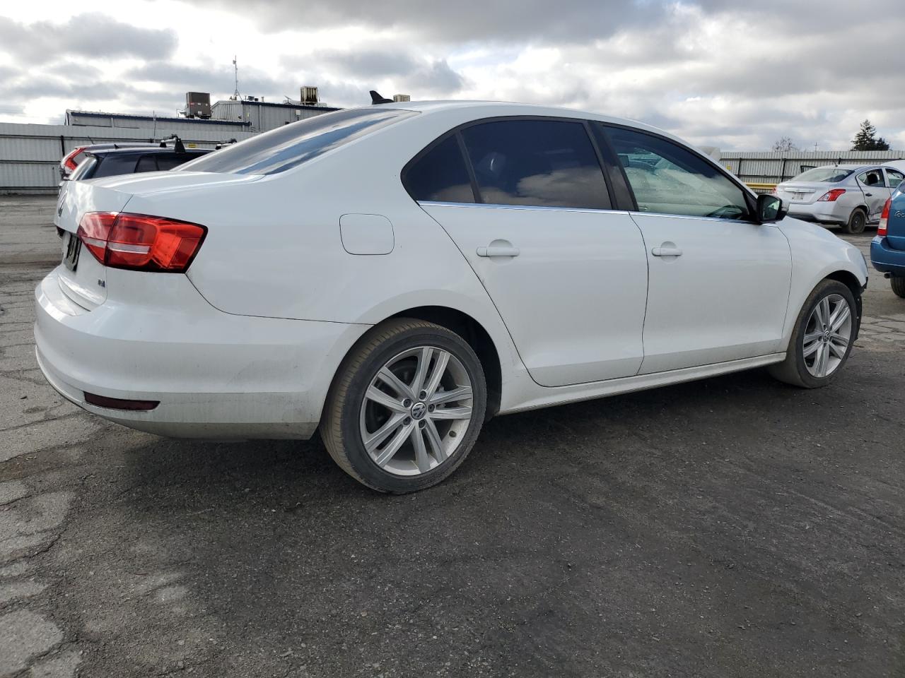 2015 Volkswagen Jetta VIN 3VWLA7AJ4FM234364 Copart auction photo, front end / minor dent/scratches damage thumbnail 3