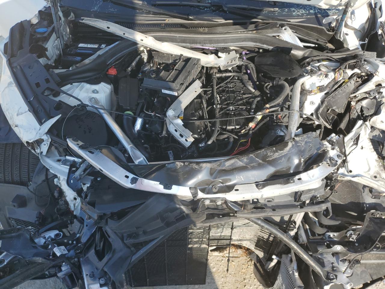 2022 BMW 5er VIN WBA73BJ00NCJ89882 Copart auction photo, front end / top/roof damage thumbnail 12