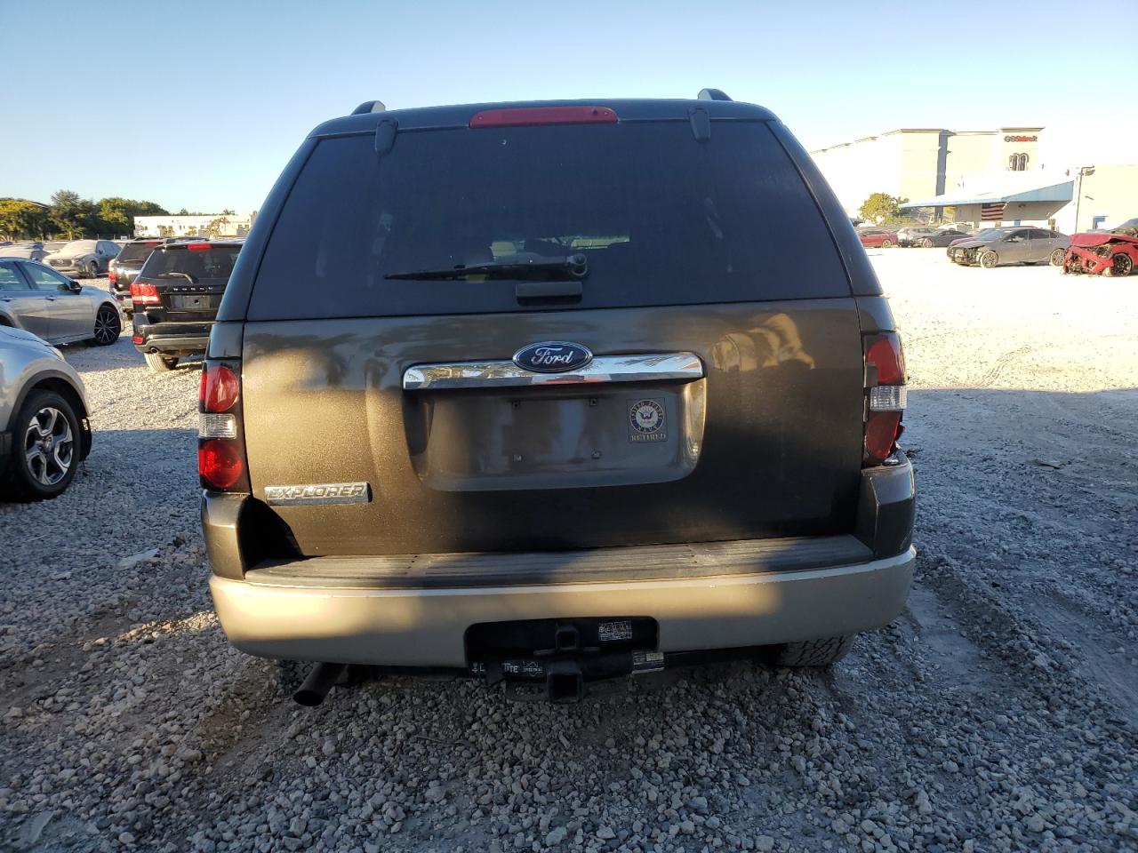 2008 Ford Explorer VIN 1FMEU64818UB00184 Copart auction photo, side / rear end damage thumbnail 6