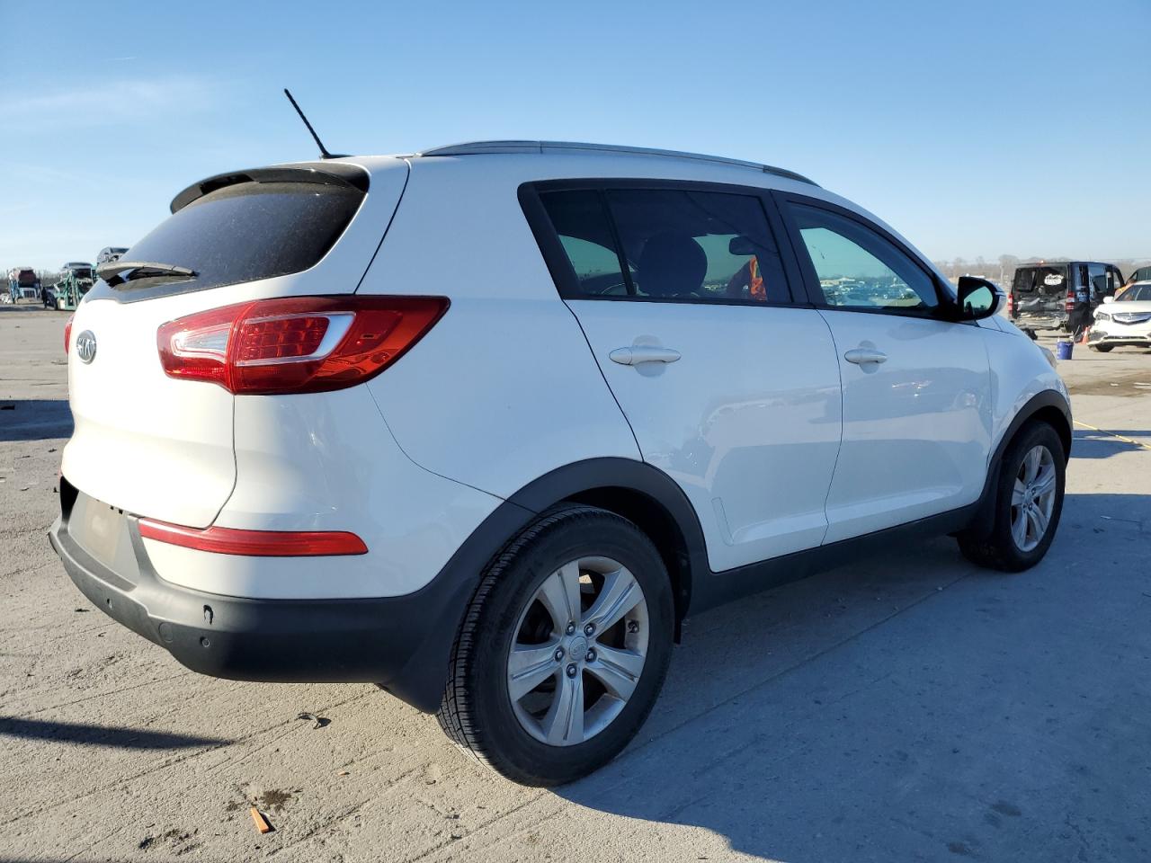 2011 KIA Sportage VIN KNDPB3A26B7126044 Copart auction photo, front end / minor dent/scratches damage thumbnail 3