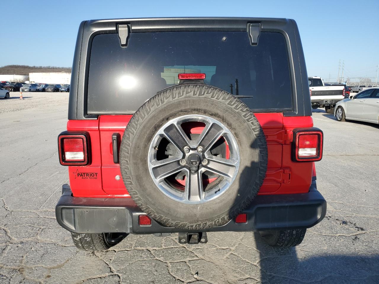 2018 Jeep Wrangler VIN 1C4HJXEN8JW283372 Copart auction photo, side / hail damage thumbnail 6