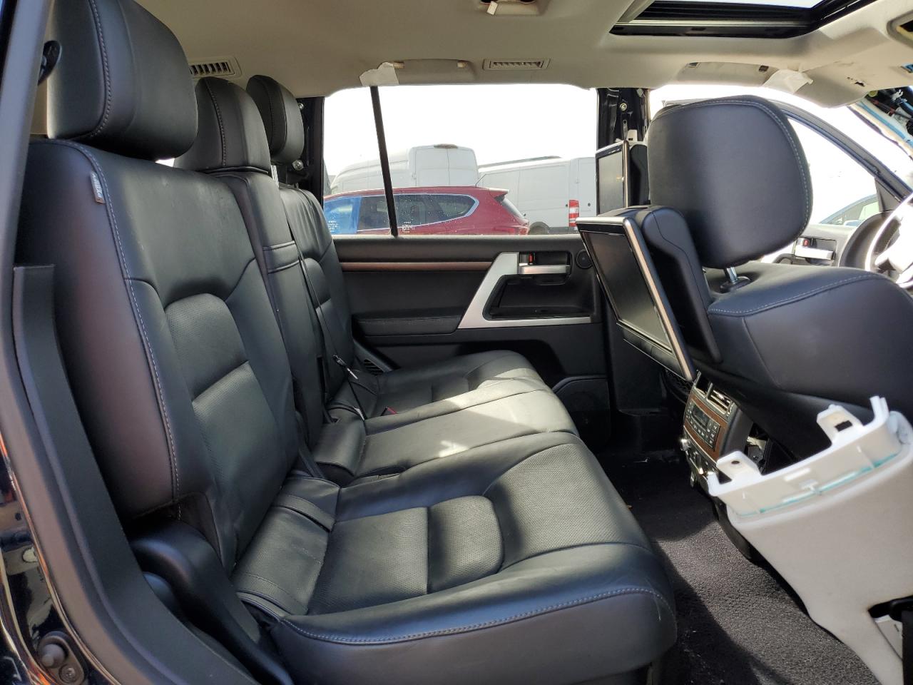 2016 Toyota Land Cruiser VIN JTMCY7AJ1G4042914 Copart auction photo, water/flood damage thumbnail 11