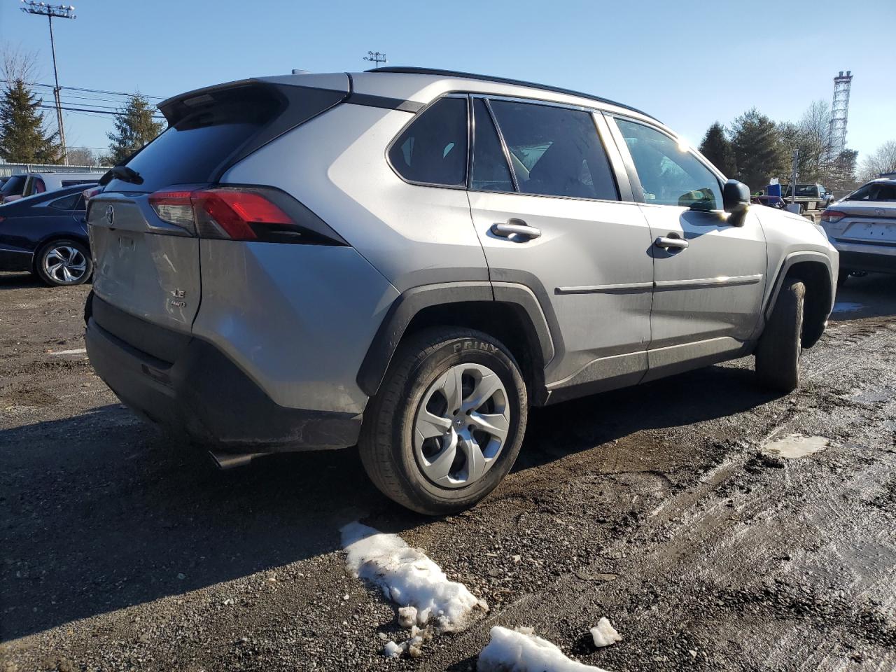 2019 Toyota RAV 4 VIN 2T3F1RFV6KC058189 Copart auction photo, rear end / minor dent/scratches damage thumbnail 3