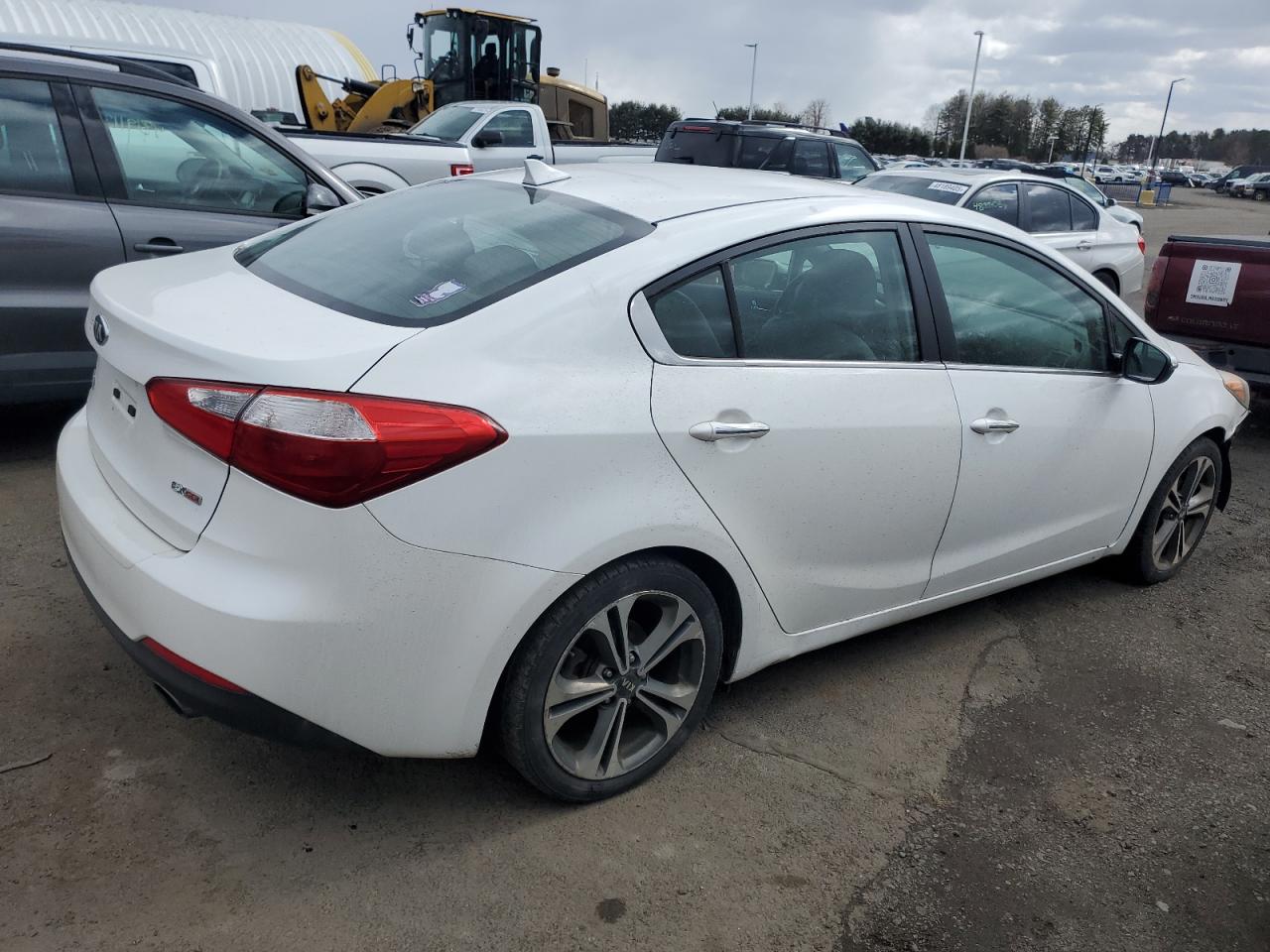 2015 KIA Forte VIN KNAFZ4A86F5333890 Copart auction photo, front end / mechanical damage thumbnail 3