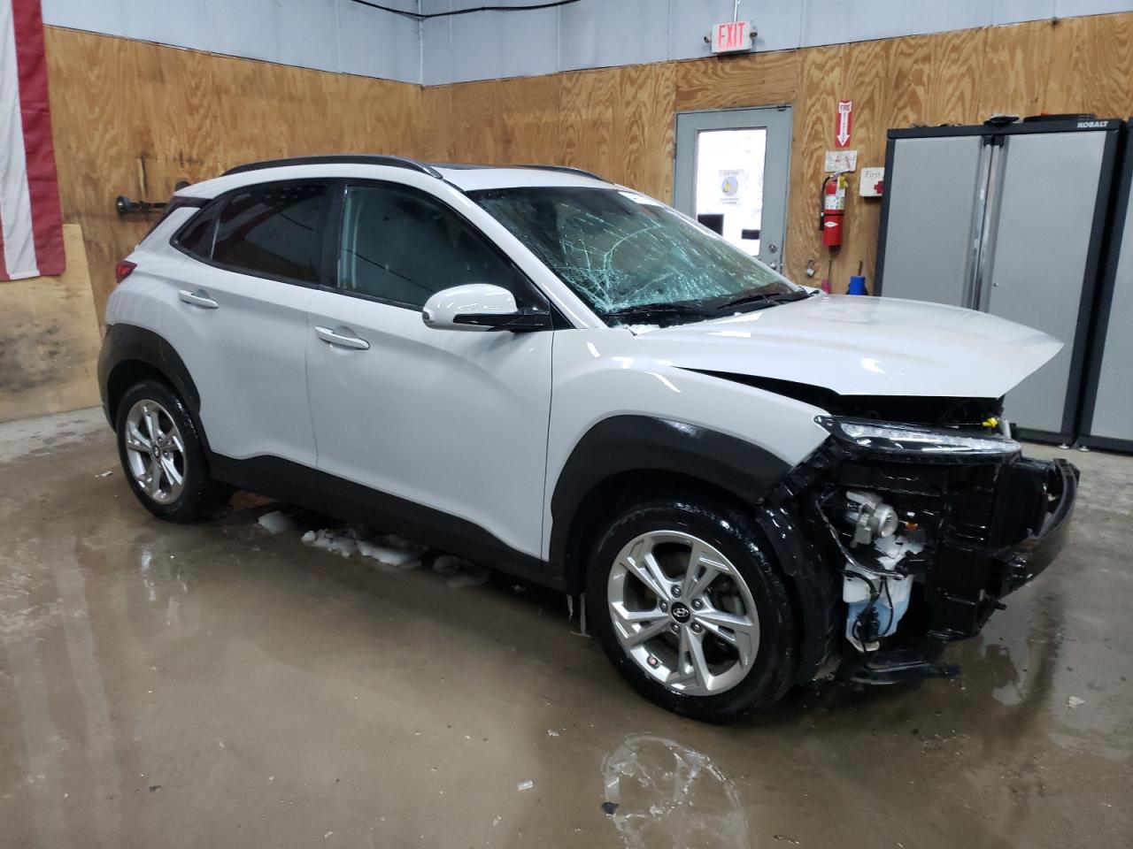 2022 Hyundai Kona VIN KM8K3CAB5NU843821 Copart auction photo, front end / minor dent/scratches damage thumbnail 4