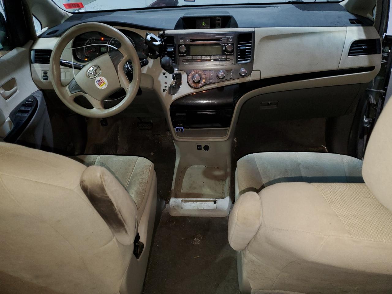 2012 Toyota Sienna VIN 5TDKA3DC0CS010900 Copart auction photo, side / front end damage thumbnail 8