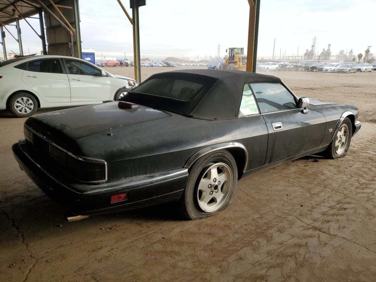 1995 Jaguar XJS VIN SAJNX2743SC199277 Copart auction photo, mechanical / minor dent/scratches damage thumbnail 3